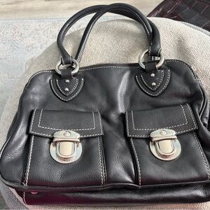 Marc Jacob’s Elegant Black Leather Handbag